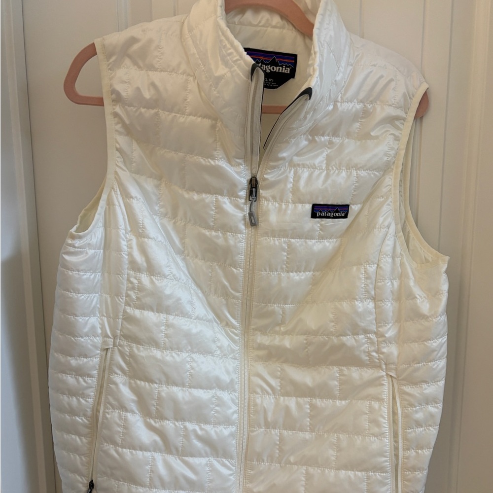 Patagonia Women's Ivory Quilted Vest Nano